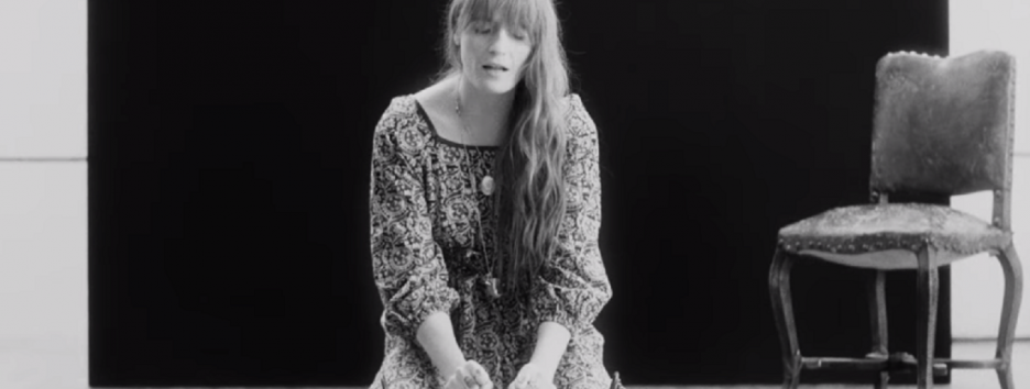 Florence and the Machine представила клип на трек Sky Full of Song