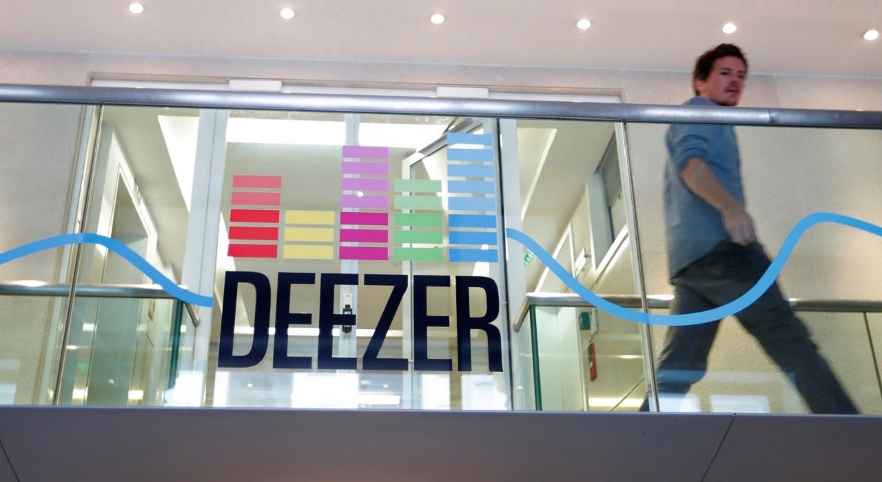 Сервис Deezer запустил украиноязычный интерфейс и снизил стоимость для украинцев