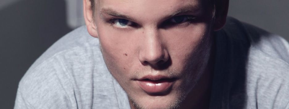 Лучшие видеоклипы диджея Avicii, который ушел из жизни в 28 лет
