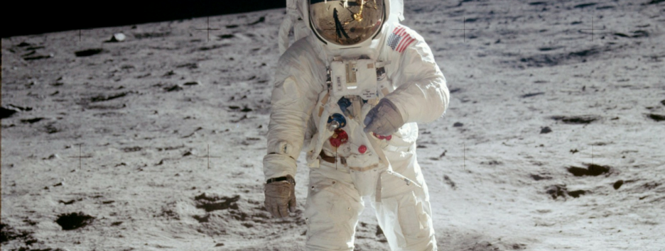 Ученые рассказали, чем опасна лунная пыль