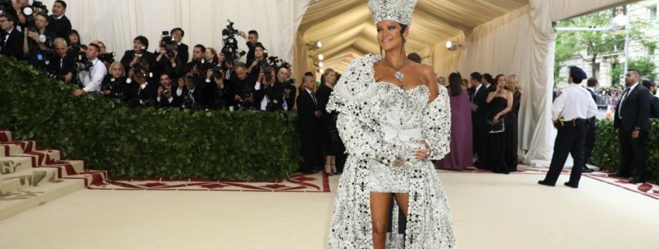 Как прошла красная дорожка Met Gala-2018: лучшие наряды знаменитостей