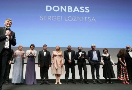Бенисио дель Торо представил украинский фильм «Донбасс» в Каннах