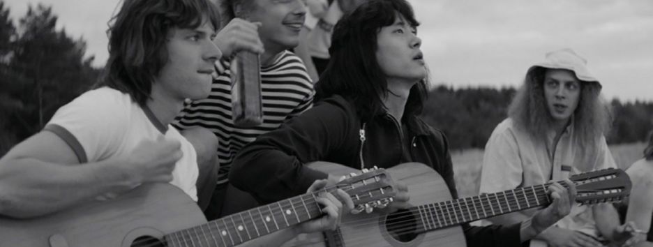 Виктор Цой в первом отрывке биографического фильма «Лето»