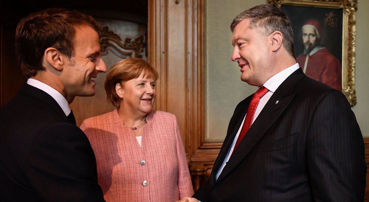 Порошенко встретился с Меркель и Макроном – фото, видео