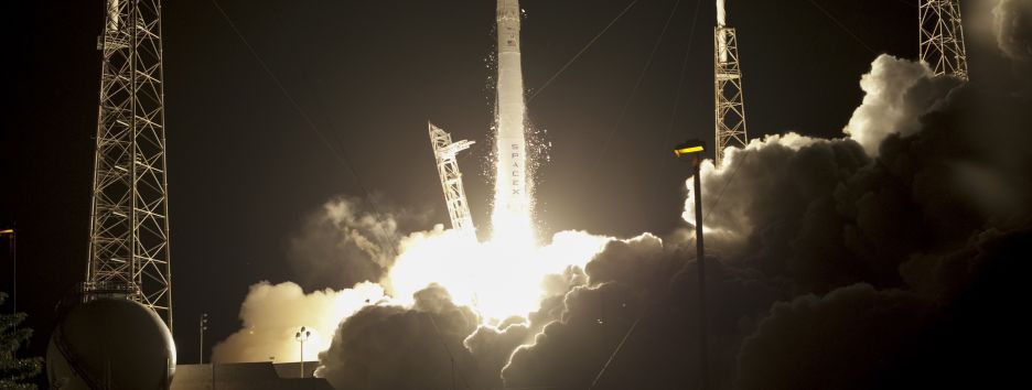 SpaceX снова готова к старту. Лицензии на полет все еще нет