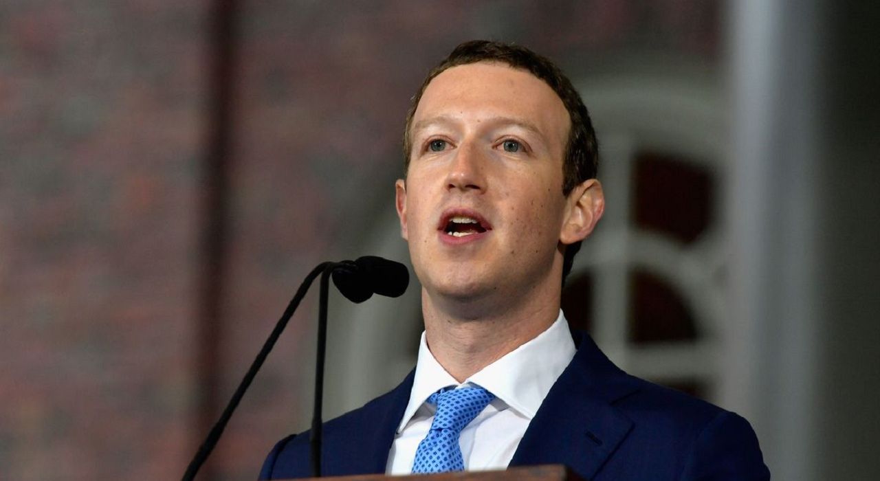 Глава Facebook Марк Цукерберг ответит на вопросы в Европарламенте