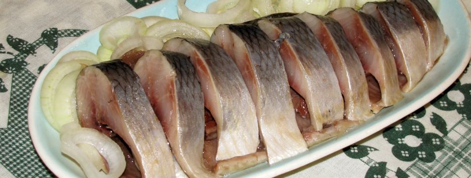 Что добавляют в сельдь и чем это грозит