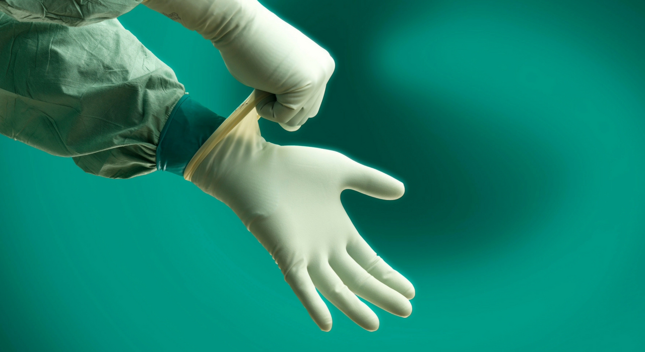 Ученые создали первые в мире антибактериальные перчатки