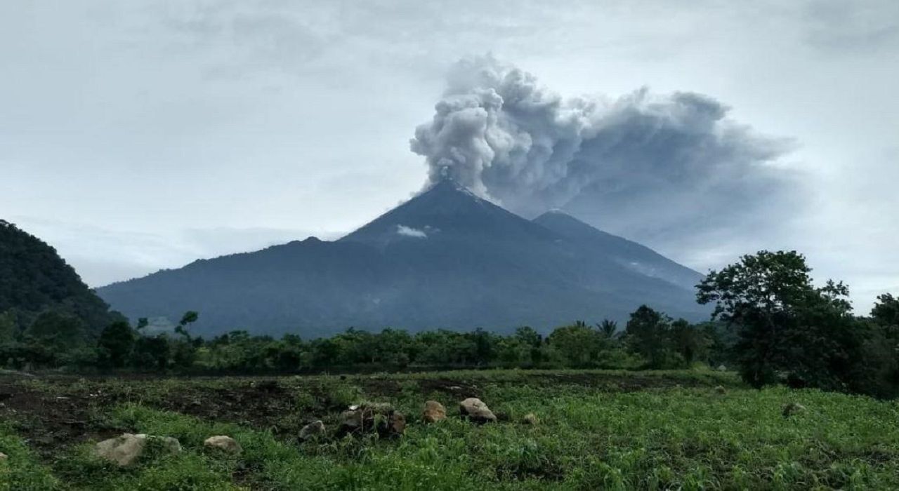 В Гватемале произошло извержение вулкана, которое унесло жизни 75 людей