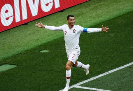 Гол Роналду и лучшие моменты матча Португалия - Марокко - 1:0