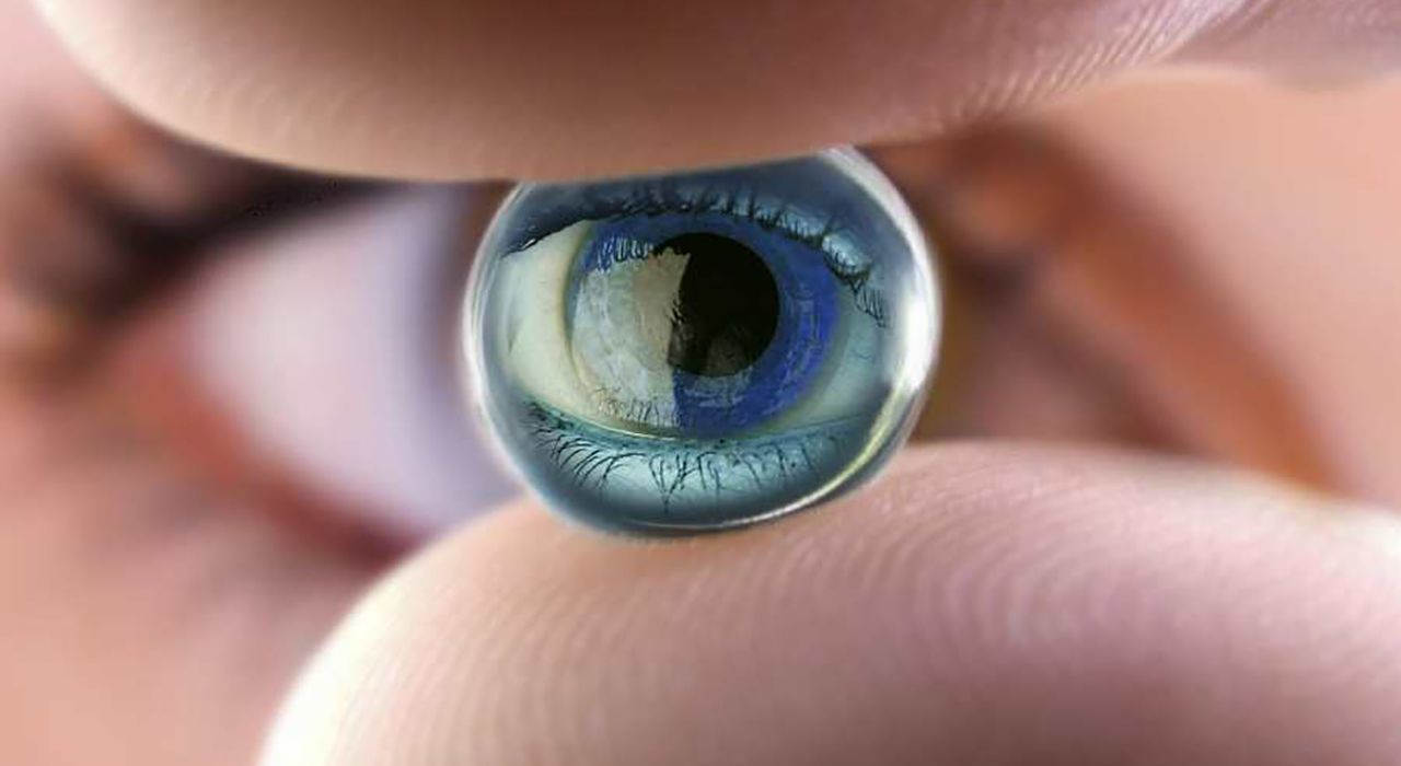 Сухость глаз, травмы и конъюнктивит: офтальмолог рассказала, что угрожает зрению летом