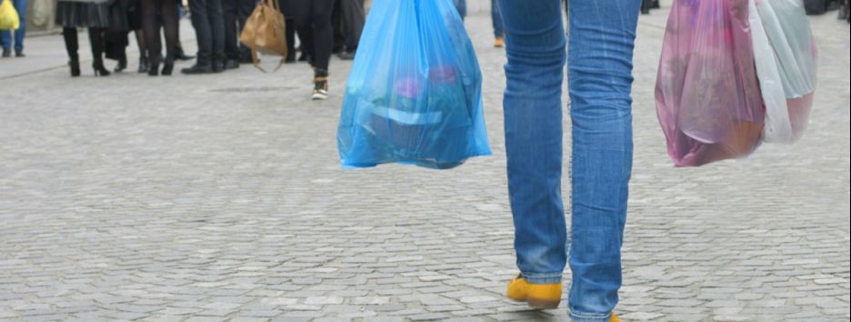 В Австралии ввели запрет на одноразовые пластиковые пакеты: покупатели не оценили инициативу