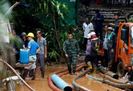 Подростки в пещере Таиланда: спасатели надеются освободить детей до начала дождей