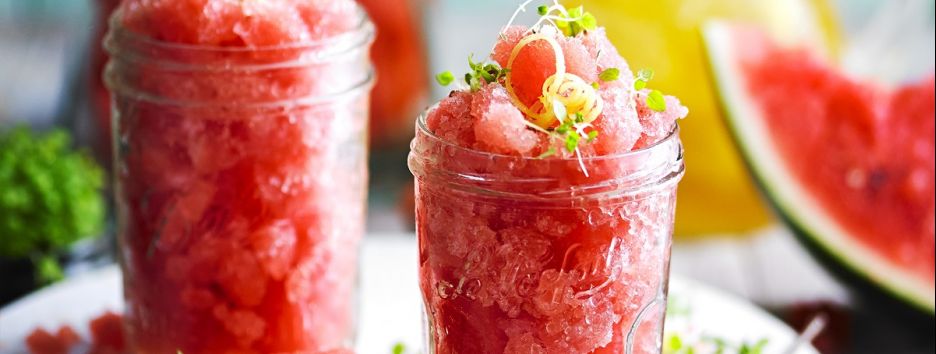 От салата из манго до ананасового замороженного сока: топ-10 любимых летних блюд от шеф-поваров Британии