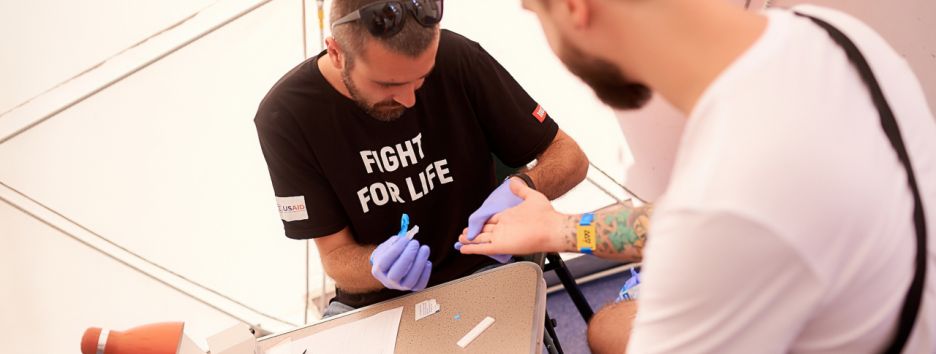 Рекордное количество людей прошли бесплатное тестирование на ВИЧ на фестивале Atlas Weekend