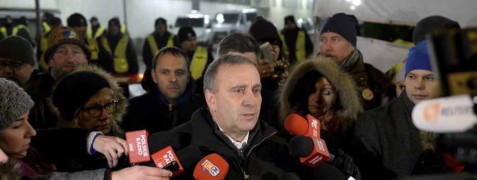 Поляки против правящей партии