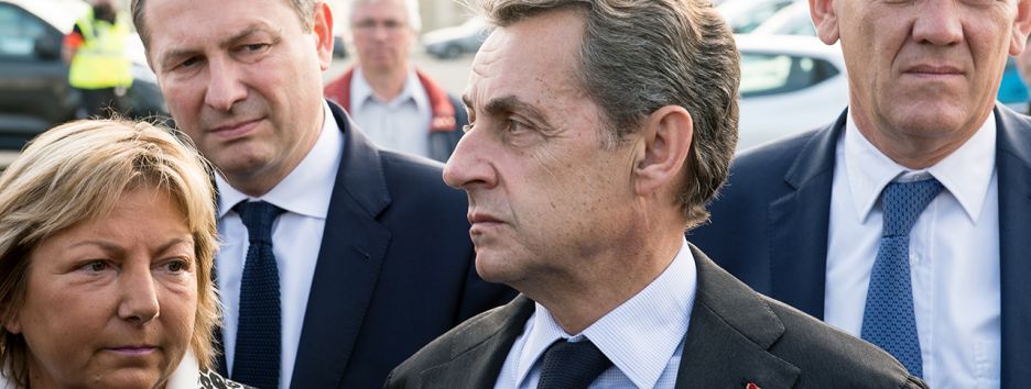 Саркози теряет лидерство в президентской гонке