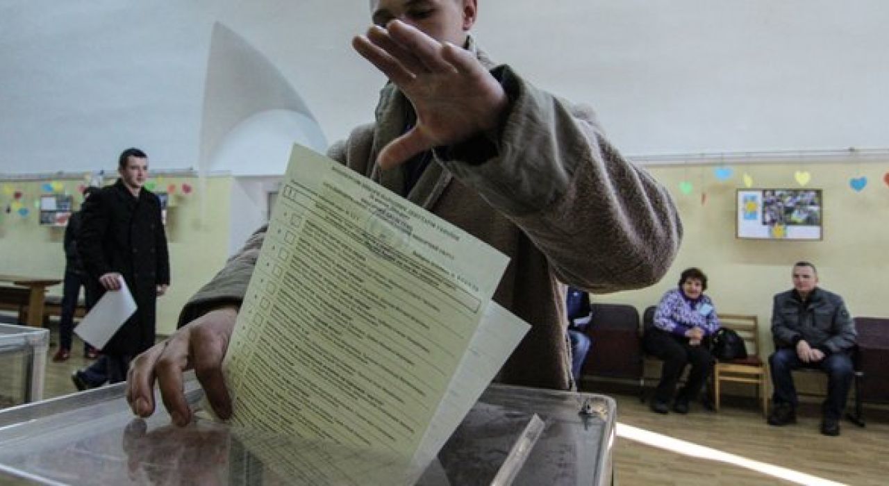Авторитарная психология: готовы ли украинцы голосовать за Зеленского, Вакарчука и Гриценко