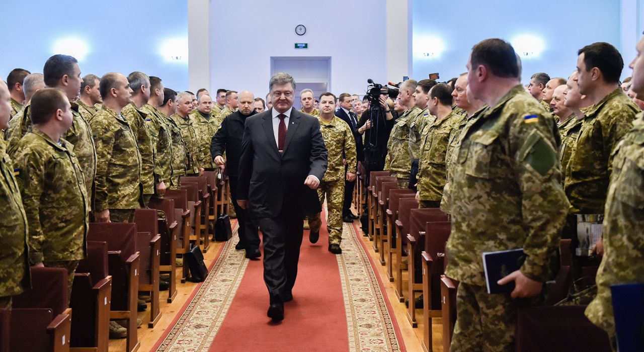 Гибридное военное положение в гибридной войне: что решат 30 дней для Украины