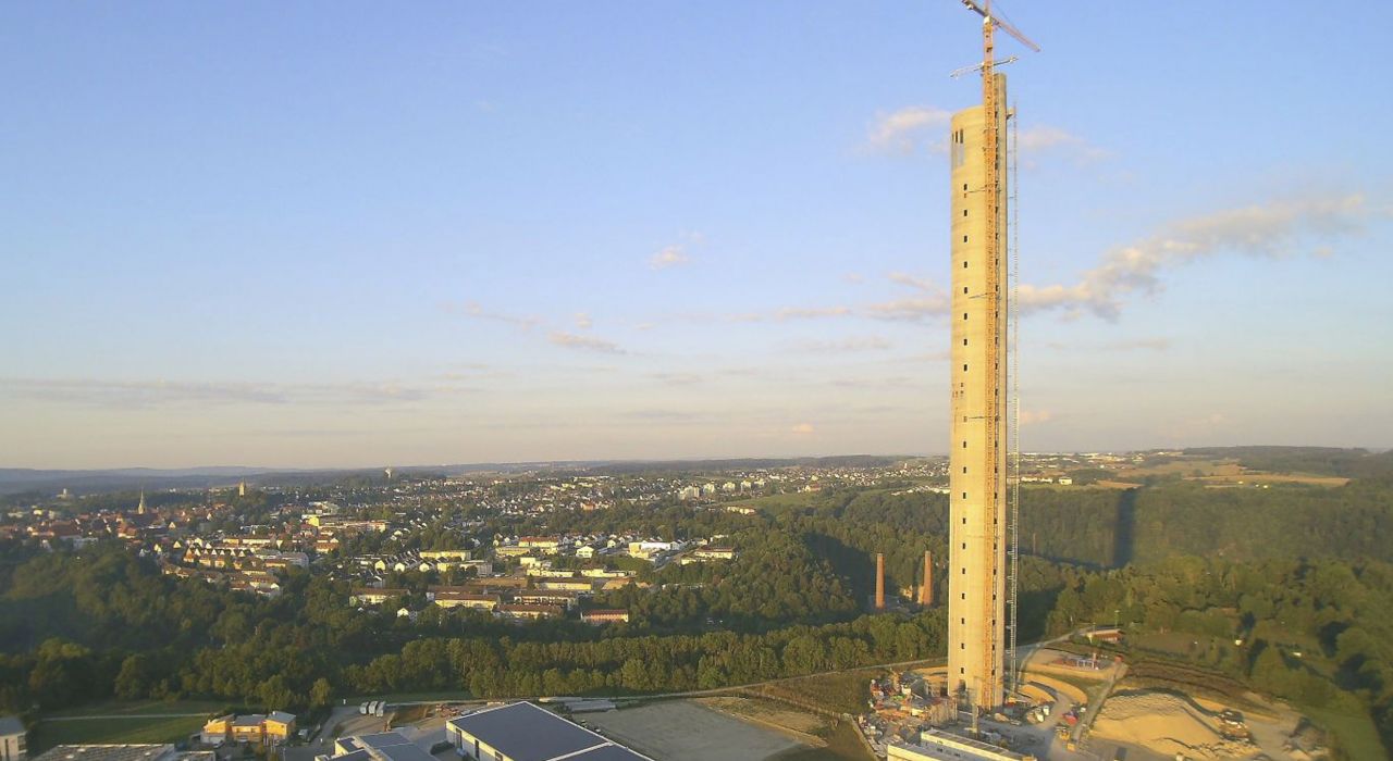 В Германии построили 250-метровую башню для испытаний новых лифтов