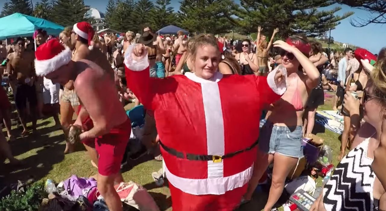 На пляже Сиднея ввели запрет на алкоголь после праздничной вечеринки