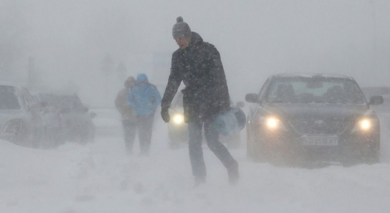 Снег в Украине: ситуация в городах и на дорогах, - обновляется