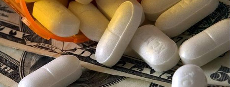 Как семья чиновника из СБУ засветилась в схемах фармацевтической контрабанды