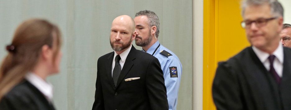 Брейвик судится с Норвегией из-за бесчеловечных условий содержания