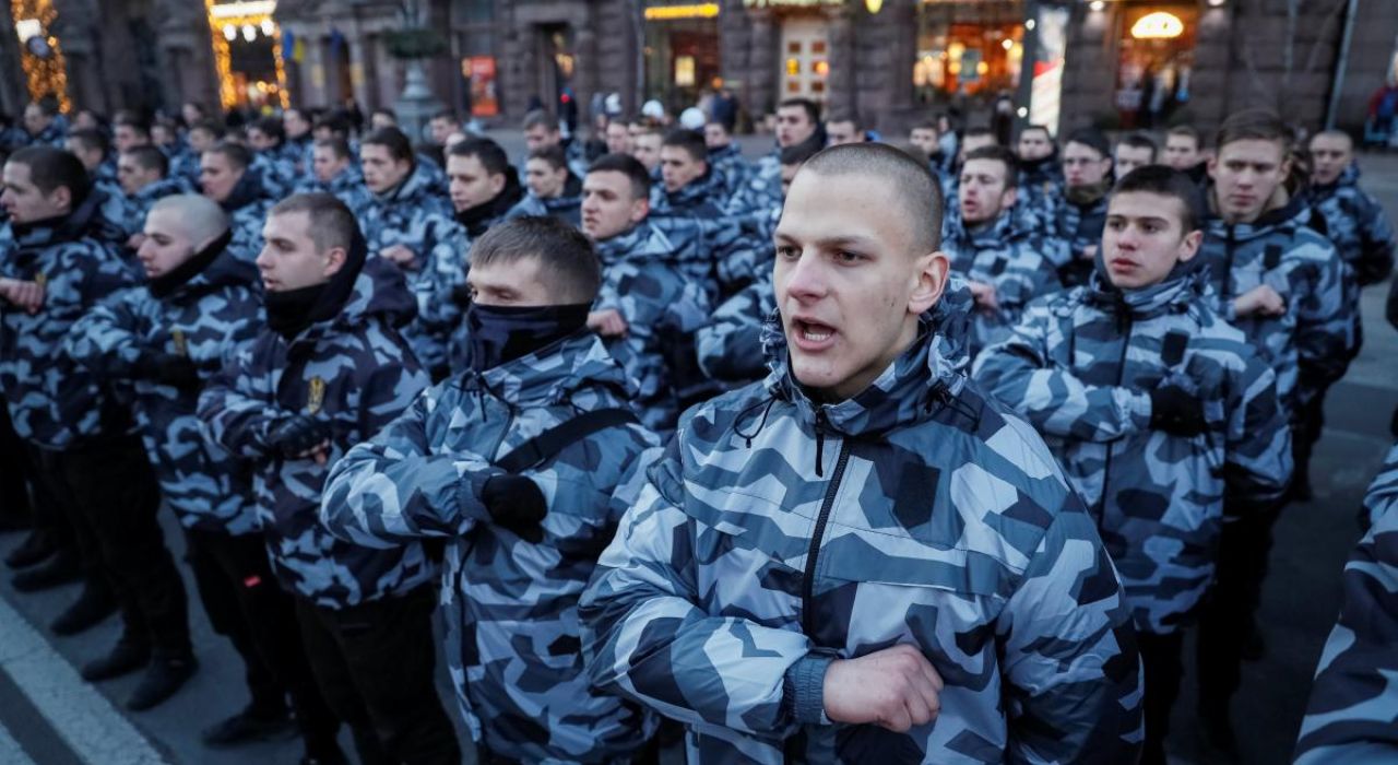 Карманные армии на выборах президента Украины: «нацдружины», полиция и частники
