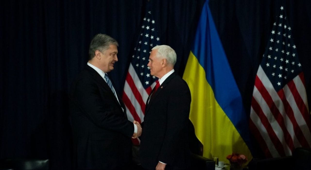 Американская удавка для Порошенко: чем Вашингтону не угодил украинский президент?