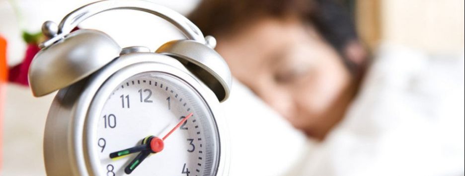 Переход на летнее время: сколько еще Украина будет крутить стрелки часов?