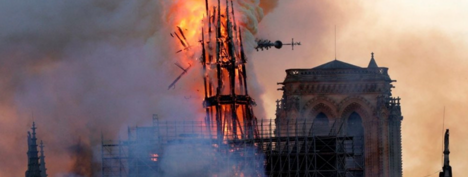 Почему Собор Парижской Богоматери сгорел так быстро