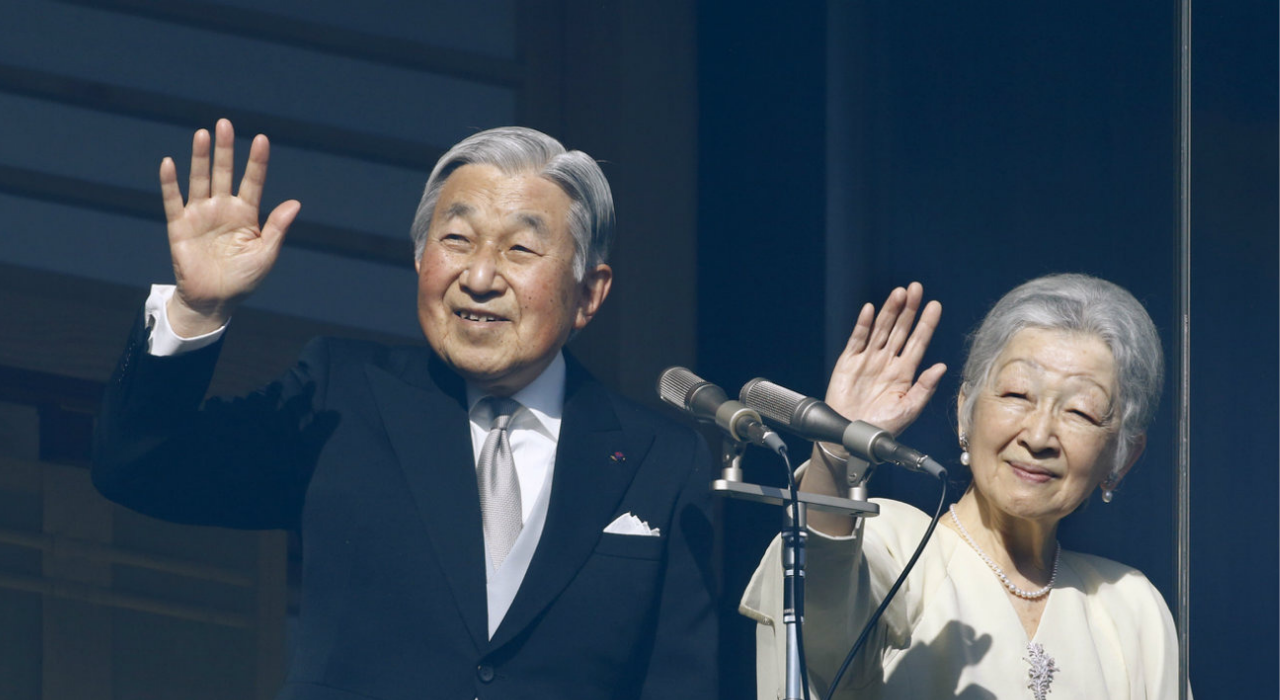 Император Акихито отрекся от престола: что это значит для Японии