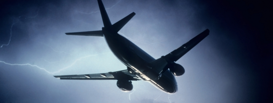 Катастрофа в Шереметьево: что происходит, когда в самолет попадает молния