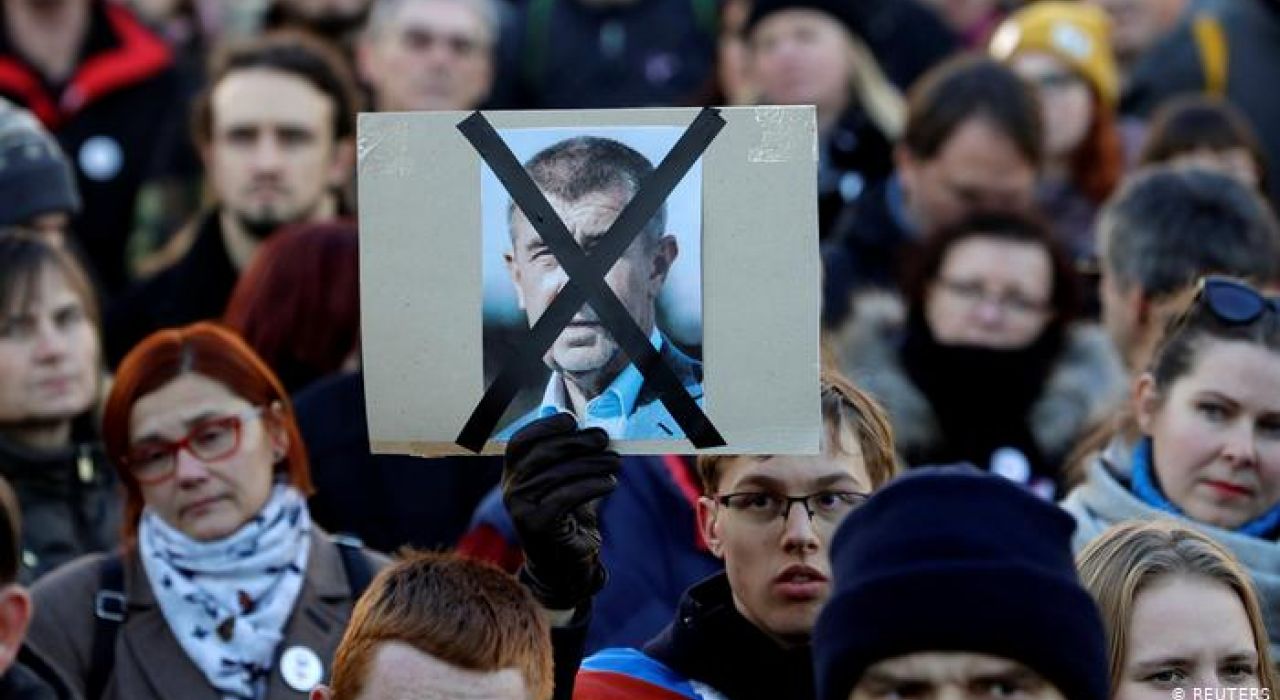 Как Чехия борется уличными протестами против коррупции и почему Украине тоже стоит попробовать