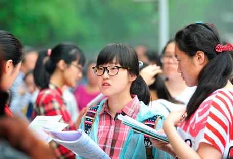 Китайским ученикам разрешили получать оценки «в кредит»