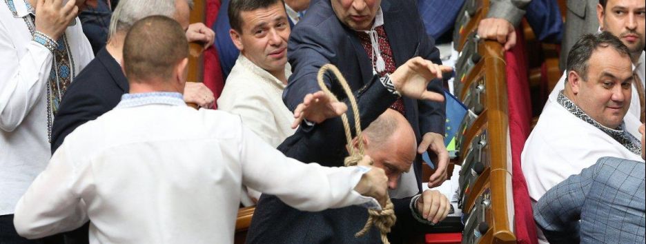 Зарплата народного депутата: 100 или 270 тысяч гривен?