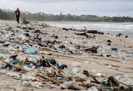 40 ведущих компаний мира будут бороться с пластиковыми отходами