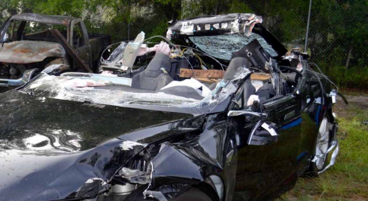 Суд оправдал автопилот по делу о гибели водителя Тesla