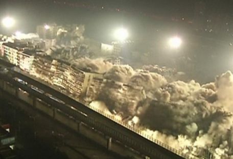 В Китае взорвали 19 зданий за 10 секунд