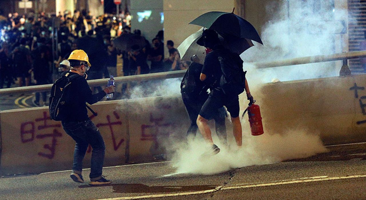 Как Китай налаживает отношения с Гонконгом и борется с протестами