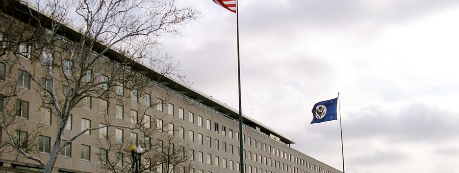 Опытные дипломаты увольняются из Госдепа