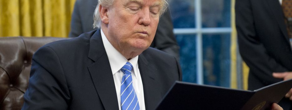 Трамп хочет каждую неделю обнародовать список преступлений мигрантов