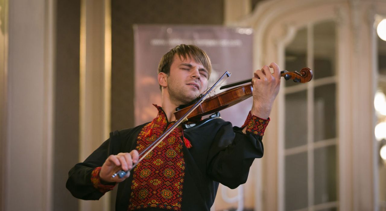 Во Львове определили победителей ІІІ Международного конкурса скрипачей Олега Крысы