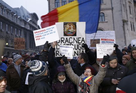 Румыны протестуют против амнистии коррупционерам