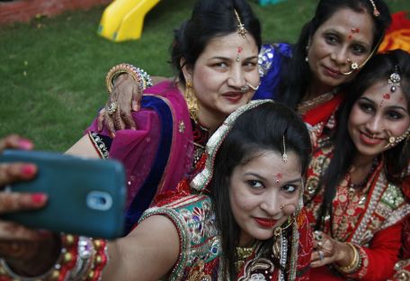 Власти Индии приняли решение провести бесплатный Wi-Fi в 1050 деревень