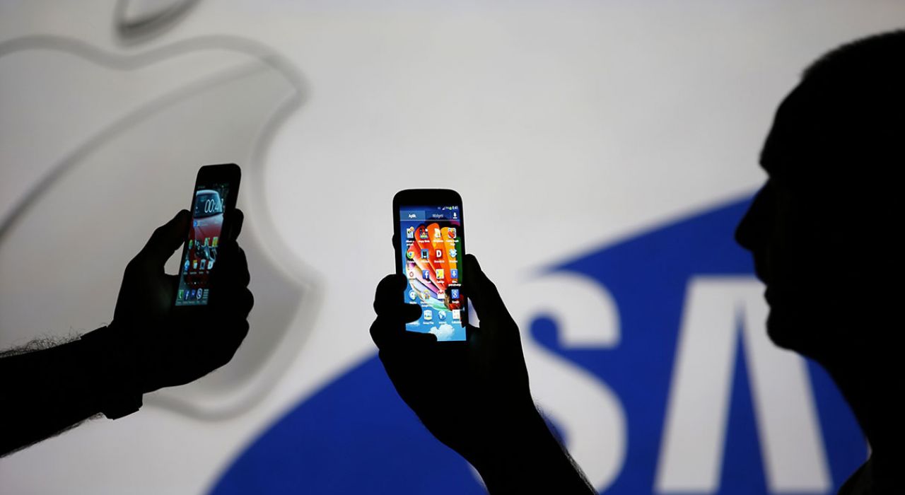 Компания Apple ставит рекорды по продажам и обгоняет Samsung