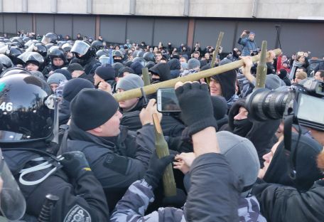 Протесты, ставшие мемами: хроника столкновений под Верховной Радой – фото, видео