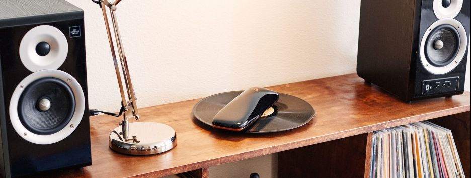 LOVE - футуристический проигрыватель для любителей виниловых пластинок