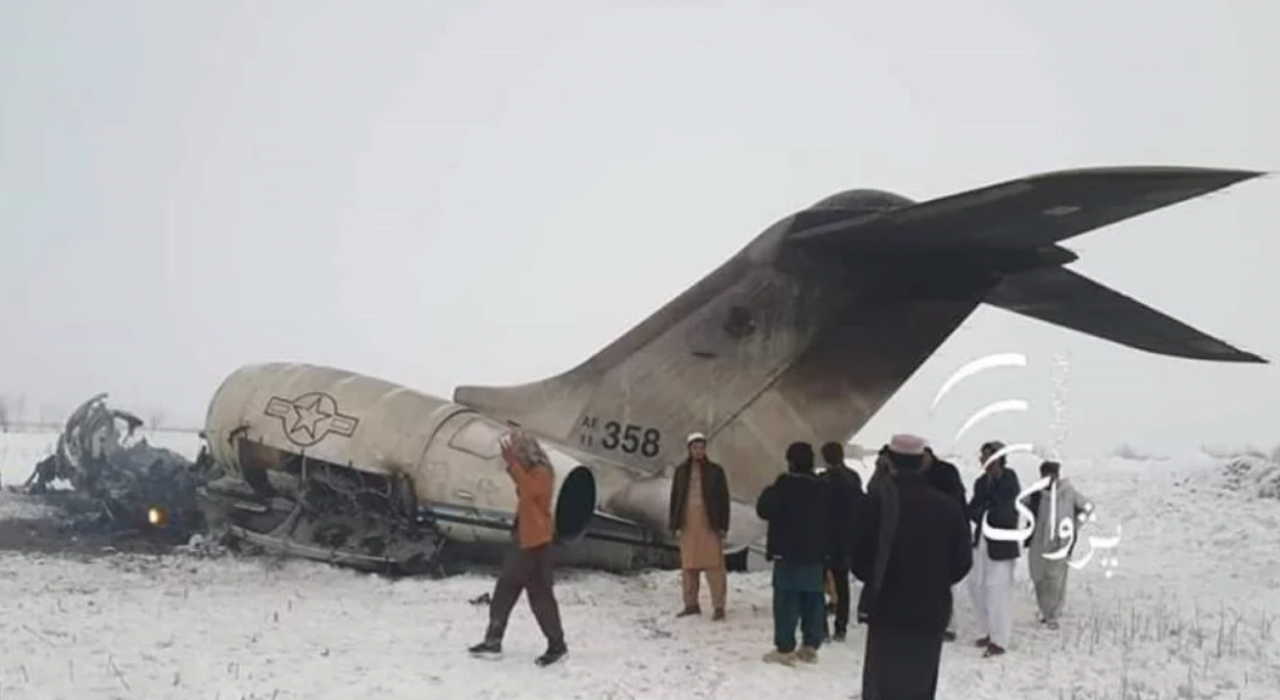 Упавший самолет, которого «не было»: все подробности инцидента в Афганистане
